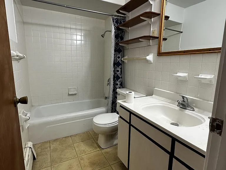 525 W Cook St — Photo 2