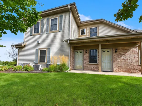 N55W17156 Ravenwood DRIVE #19156, Menomonee Falls, WI 53051