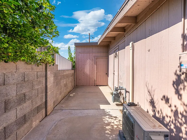 1231 E Diana Ave — Photo 37