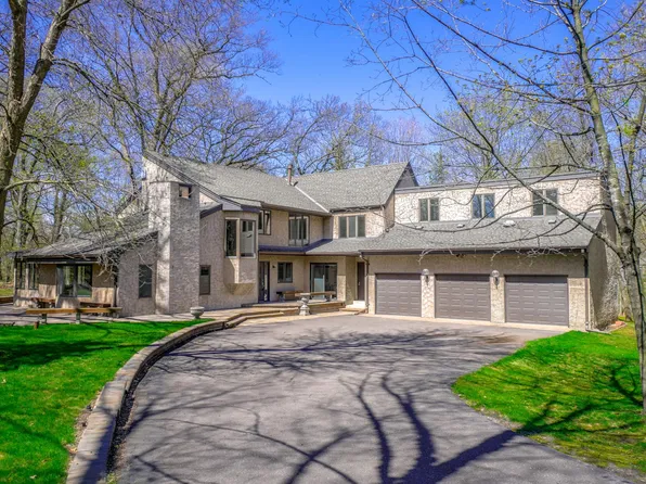 3 Hackberry Ln, North Oaks, MN 55127