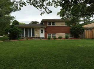 145 Sunset Dr, Wilmette, IL