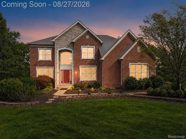 1968 Scenic Dr, Milford, MI 48380
