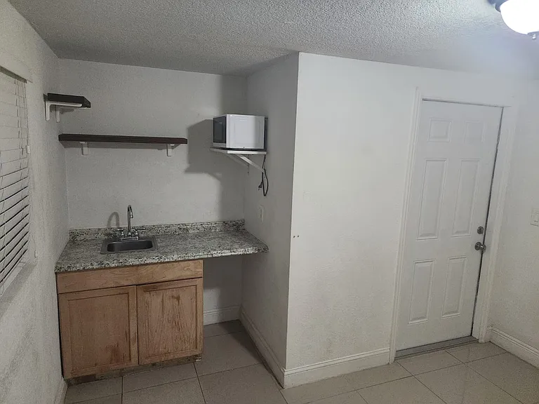 8518 Woodlake Dr #2 — Photo 38