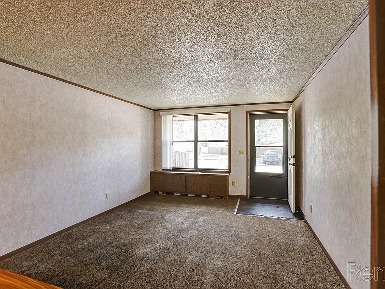 Heathmoore Apartments — Photo 12