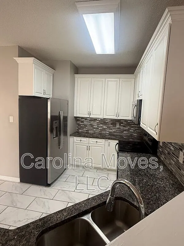 Building Photo - 309 Cresthaven Pl