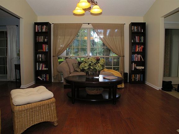 5th image of 1337 Plantation Oaks Dr S