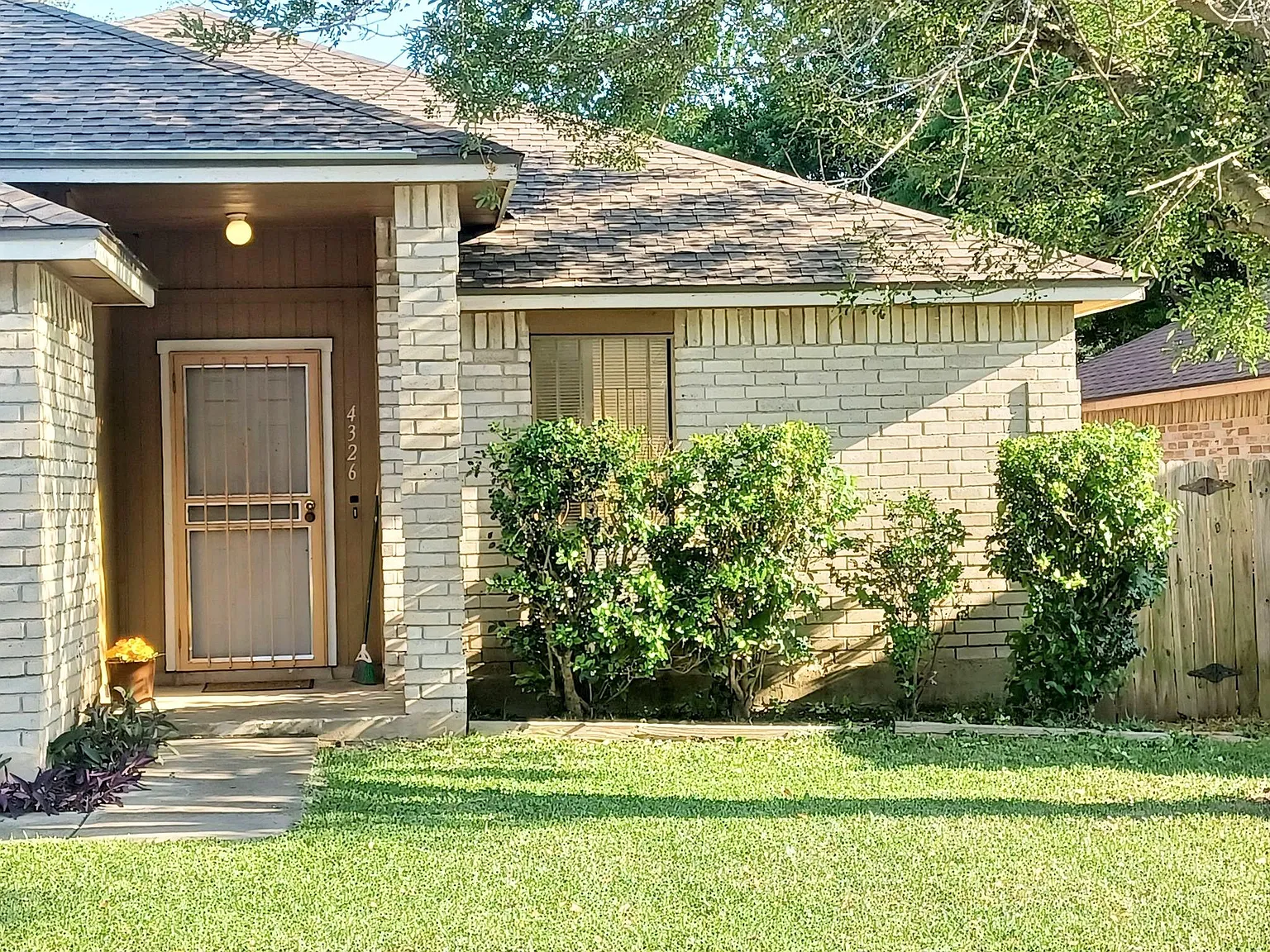 4326 Katrina Ln — Photo 2