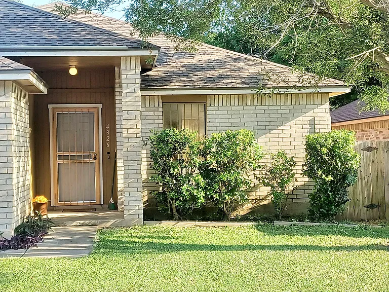4326 Katrina Ln — Photo 2