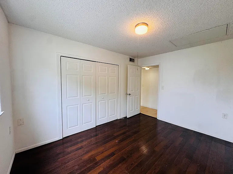 1068 N Benoist Farms Rd #302 — Photo 18