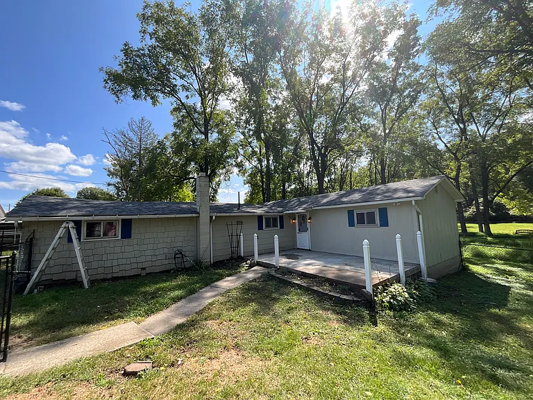 1024 Delaware Dr — Photo 13
