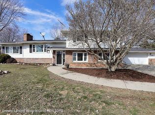 3028 W Maple Rapids Rd, Saint Johns, MI 48879