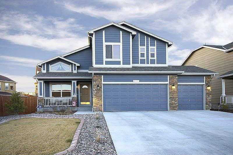 Three Car Garage!
