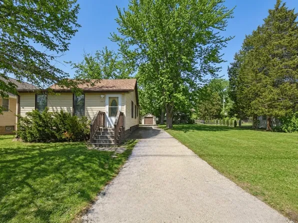 303 Bruce Rd, Lockport, IL 60441