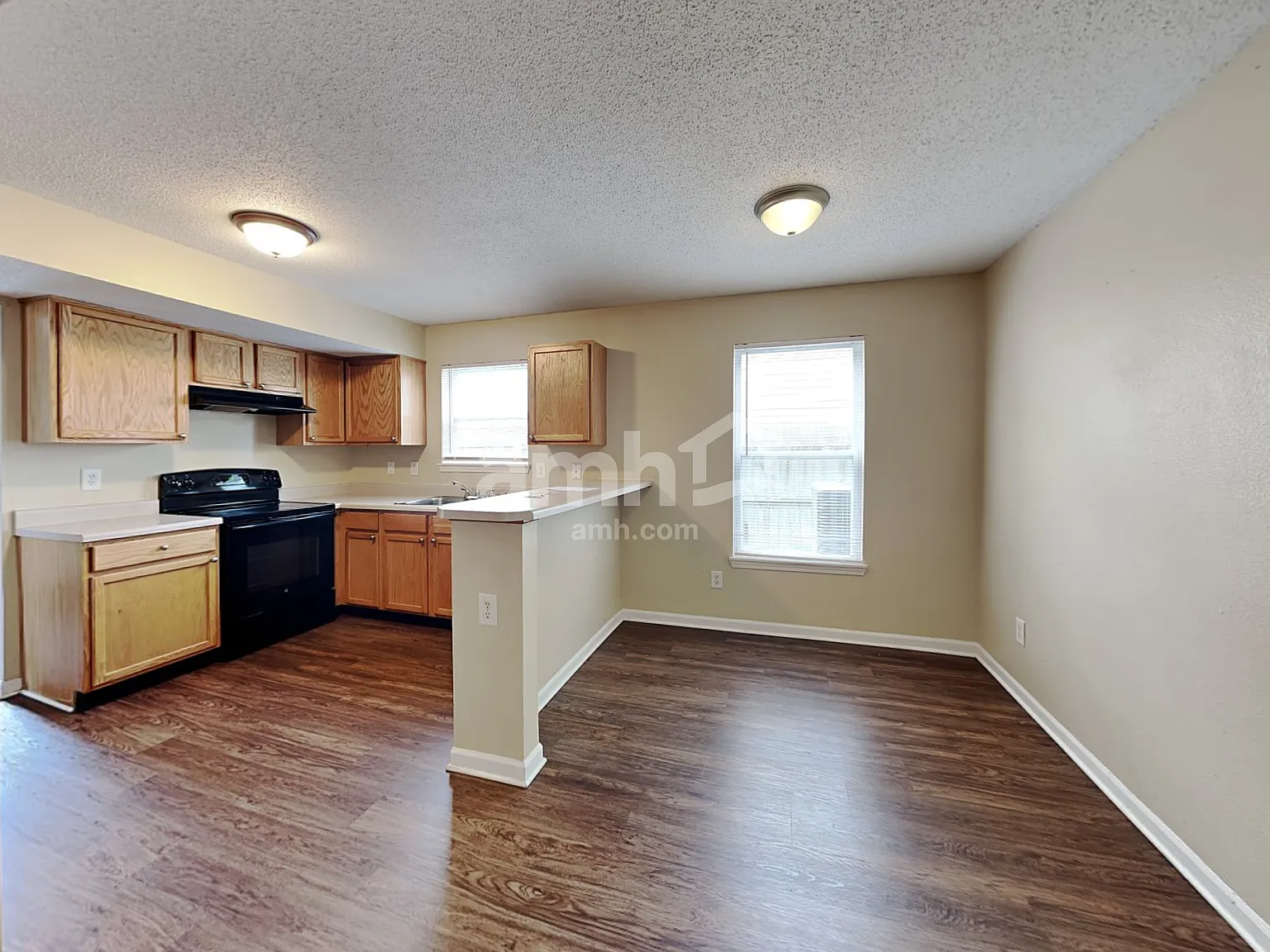 4 bed, 2.5 bath, 1980 sqft, $2,100 — Photo 4