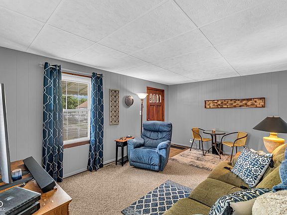 5th image of 4505 Farnsworth St