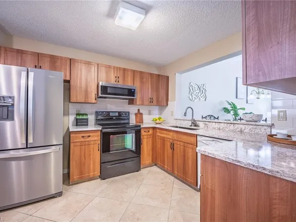 613 Squire CIR #204, NAPLES, FL 34104