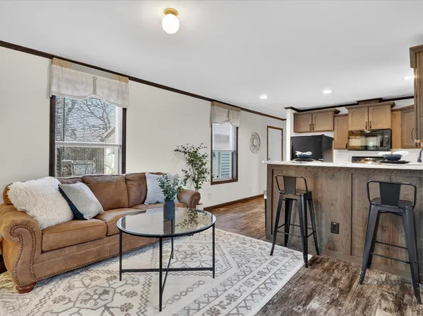 96 Falling Creek Cir Unit 96, Janesville, WI 53548