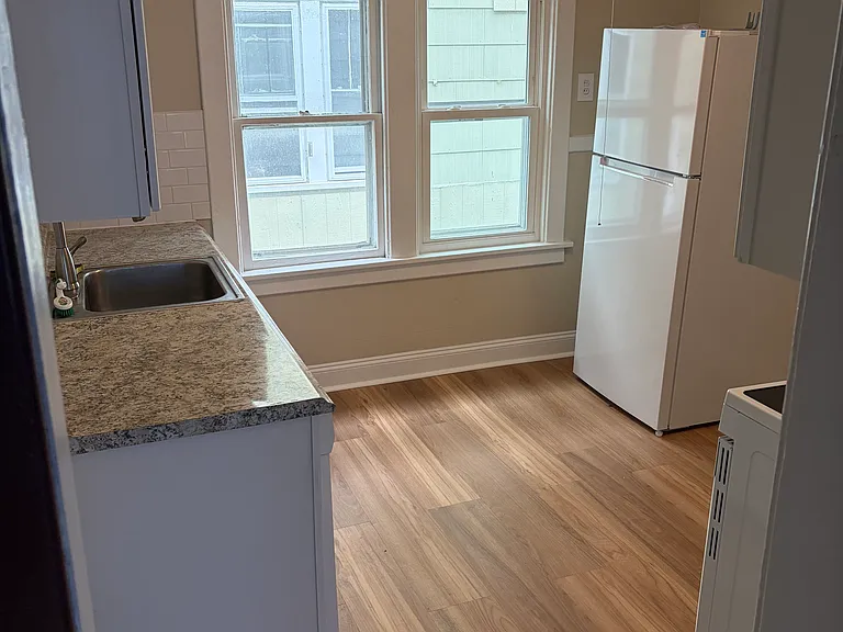 429 Lisbon Ave #1 — Photo 6