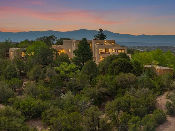 197 Circle Dr, Santa Fe, NM 87501