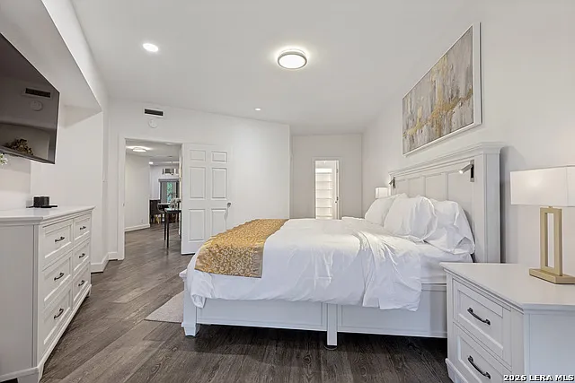 701 N Saint Marys St #16 — Photo 8