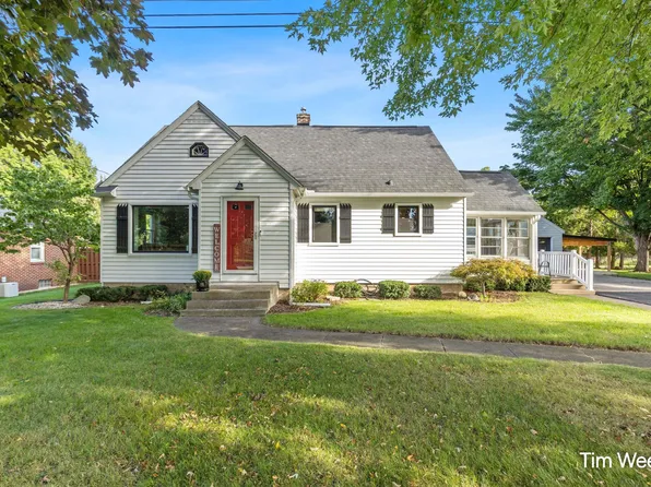 2241 52nd St SE, Kentwood, MI 49508