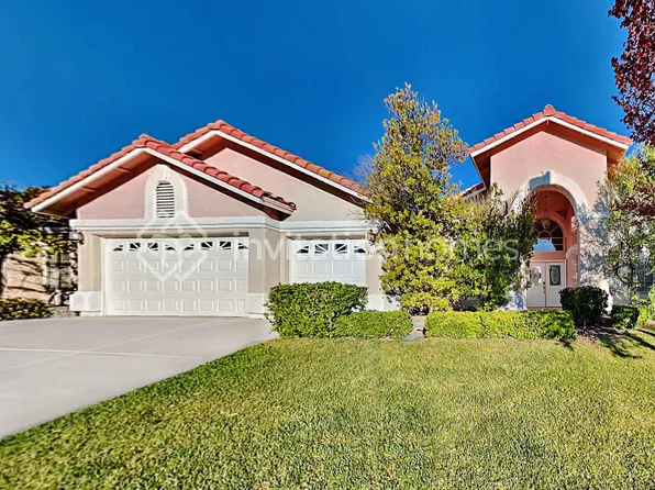 1445 Castle Crest Dr, Las Vegas, NV 89117