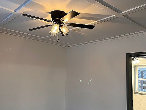 4th image of 112 E Washington St