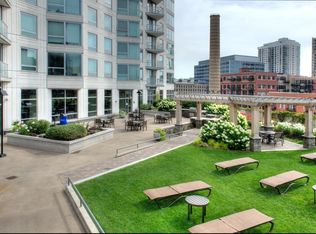 Left Bank, Chicago, IL 60606