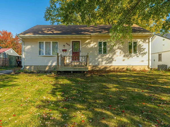 300 McDivitt Ave, Lincoln, IL 62656