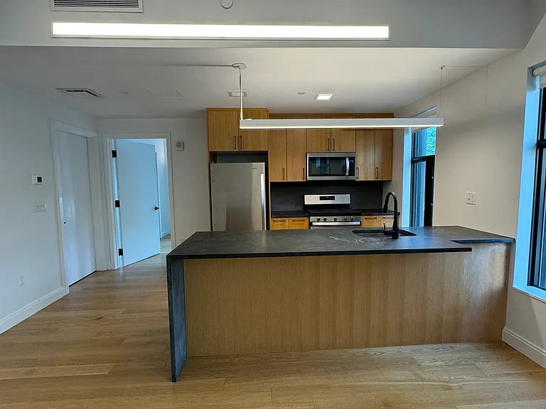 87 Gardner St — Photo 6
