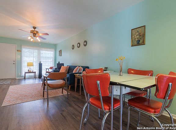 5th image of 555 E Palfrey St
