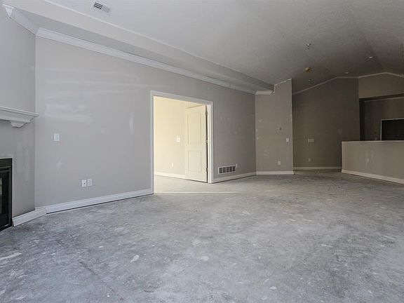 4th image of 6774 Liberty Cir