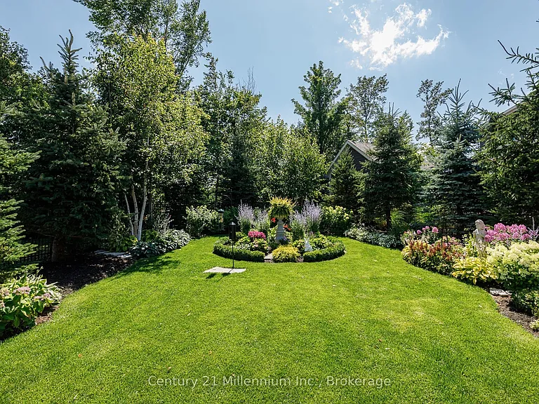 103 White Oak Cres — Photo 43