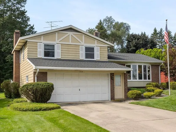 1704 Millbank St SE, Grand Rapids, MI 49508