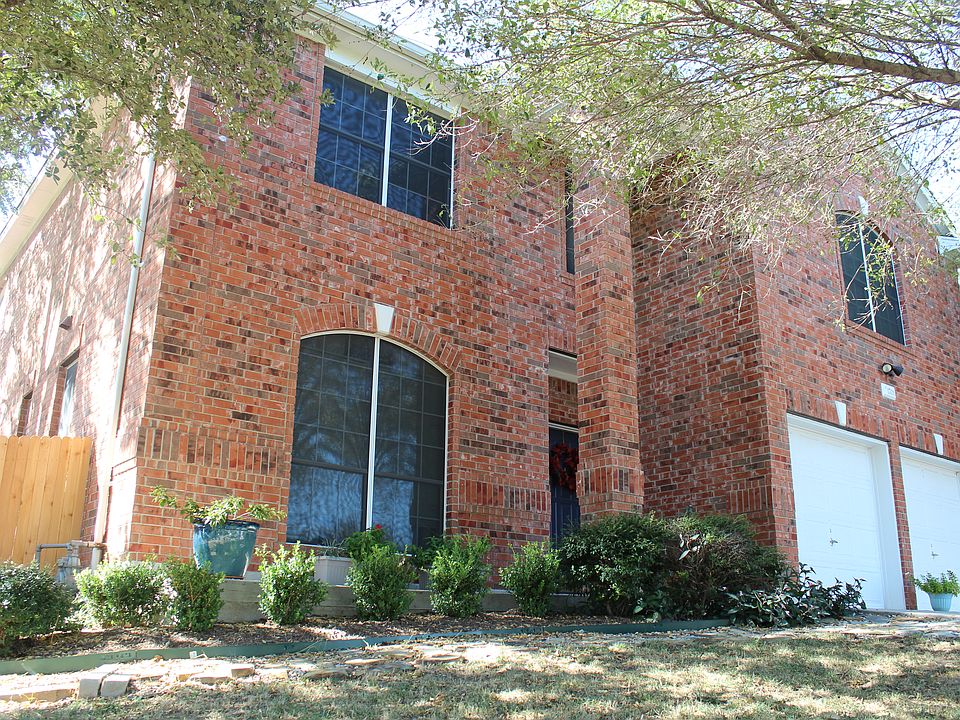 Entirely brick (4-sides)