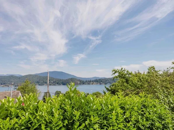 679 Corlett Rd, Gibsons, BC V0N 1V9
