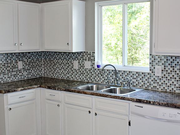 2nd image of 826 Bremerton Dr