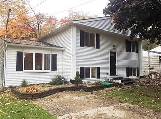 1003 Sunburst Rd, Jackson, MI 49203