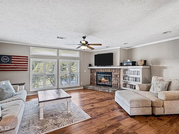 3rd image of 6936 Conner Ln