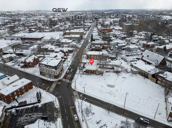 176 Church St #2, Saint Catharines, ON L2R 3E7