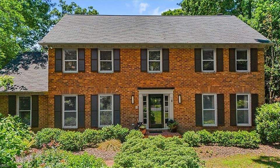 1st image of 3037 Lake Forest Dr