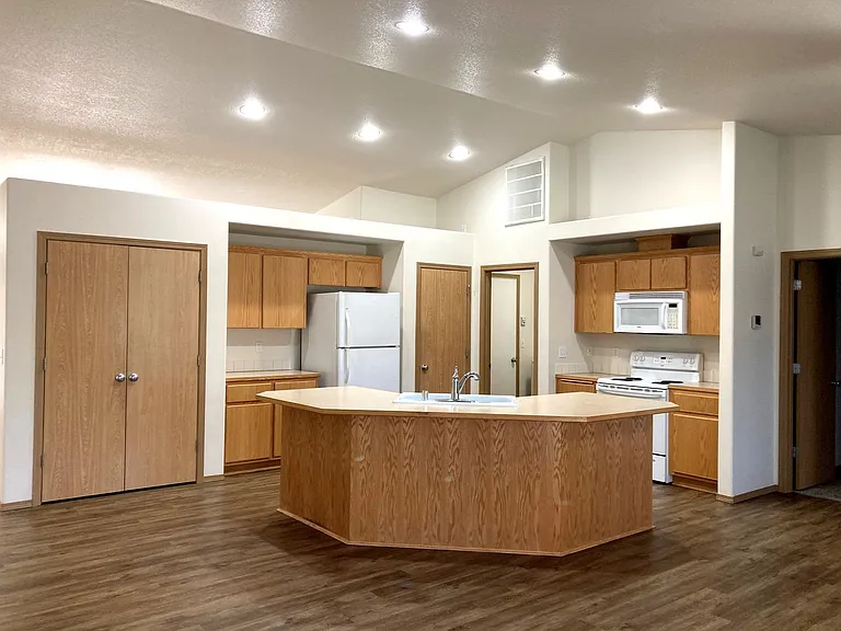 5402 Kirkwood Ln — Photo 10