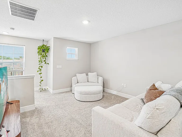 5282 Neil Dr — Photo 28