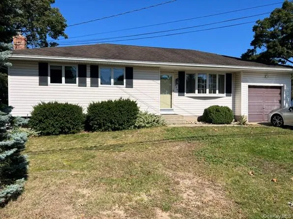226 Estelle Avenue, Holbrook, NY 11741