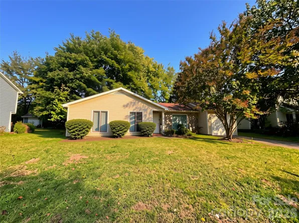 9101 Milton Morris Dr, Charlotte, NC 28227