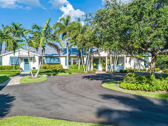 4th image of 1565 SE Saint Lucie Boulevard