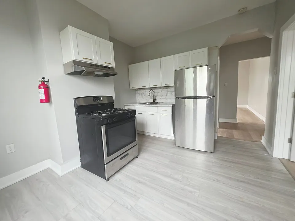 120 Randolph Ave #3R