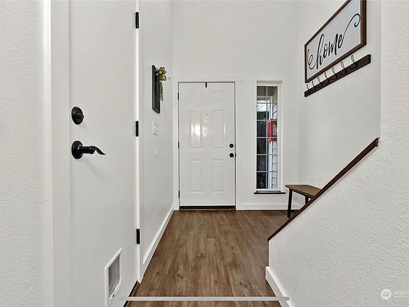 4th image of 5904 Chardonnay Dr SE #5904
