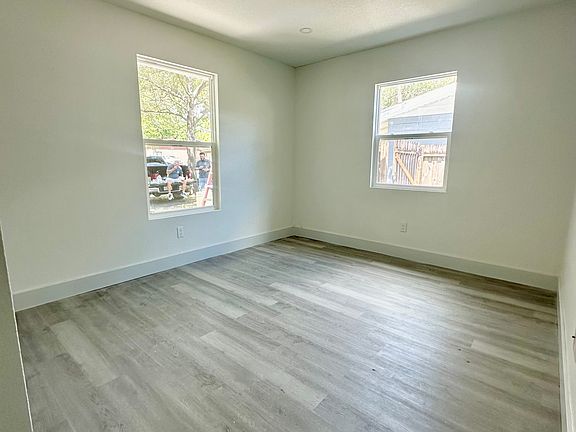 5th image of 15133 Verona Ave #A