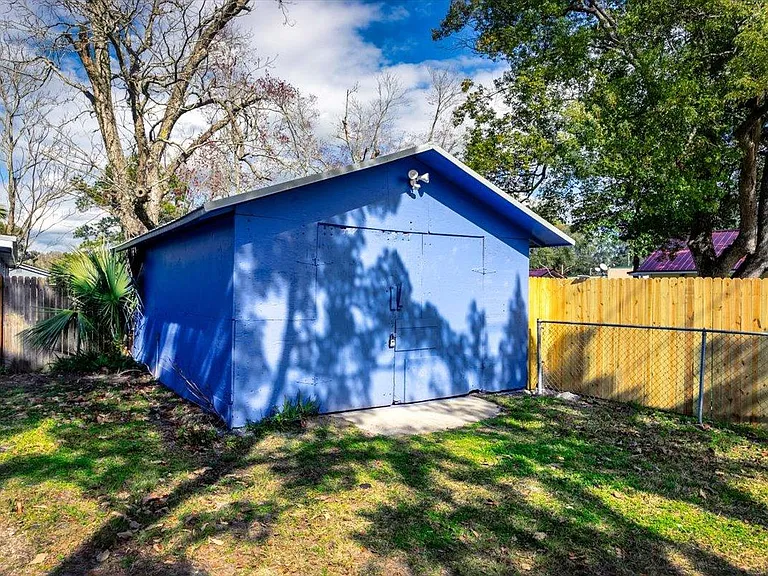 531 New Berlin Rd — Photo 25